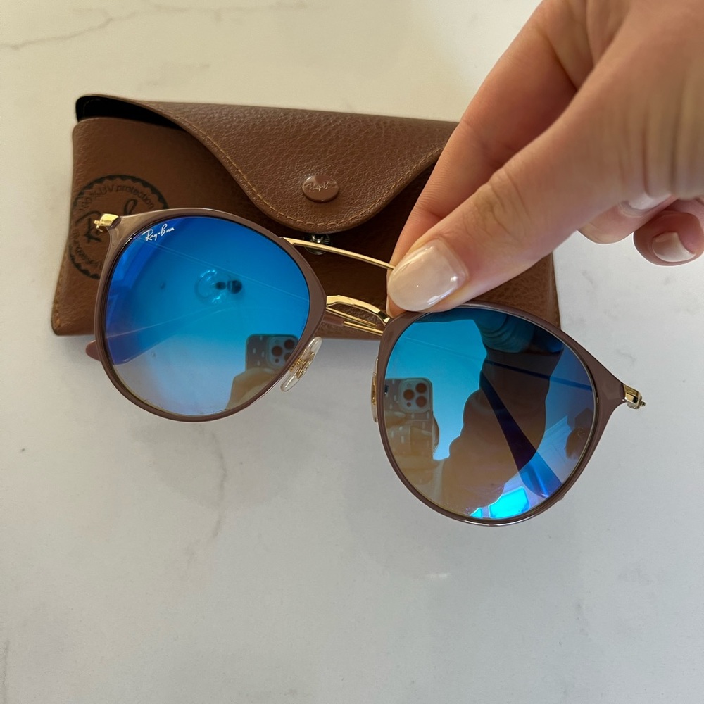 Like new Ray-Ban sunglasses with blue lenses